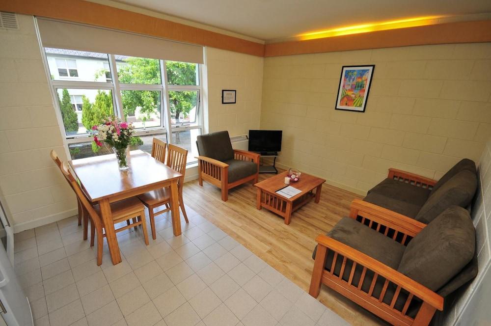 Corrib Village Rooms University Of Γκάλγουεϊ Εξωτερικό φωτογραφία